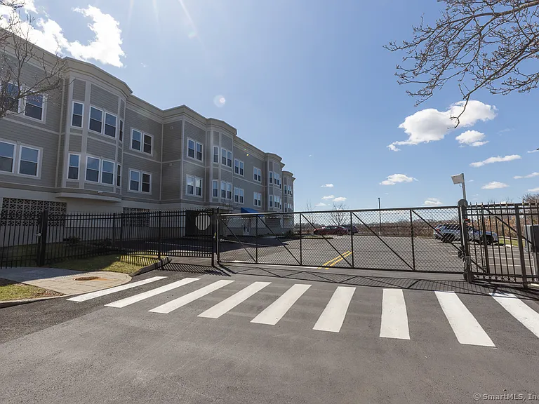 300 Harbour Close #B-34 — Photo 24