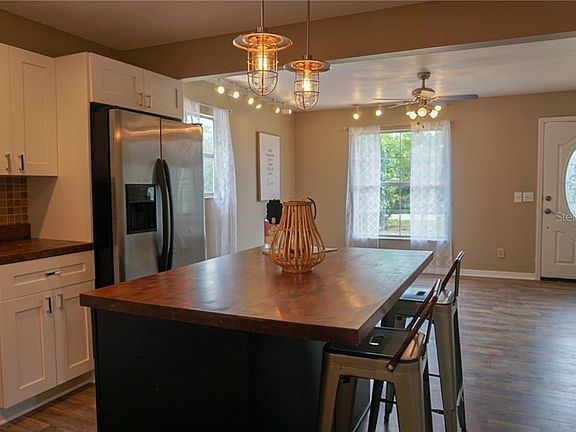 5th image of 40031 E 9th Ave