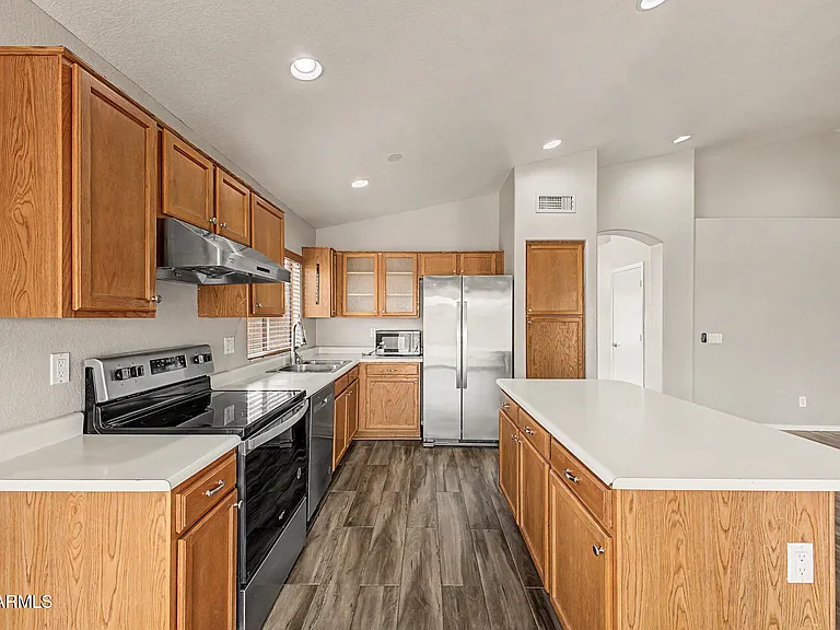 308 W Liberty Ln — Photo 13
