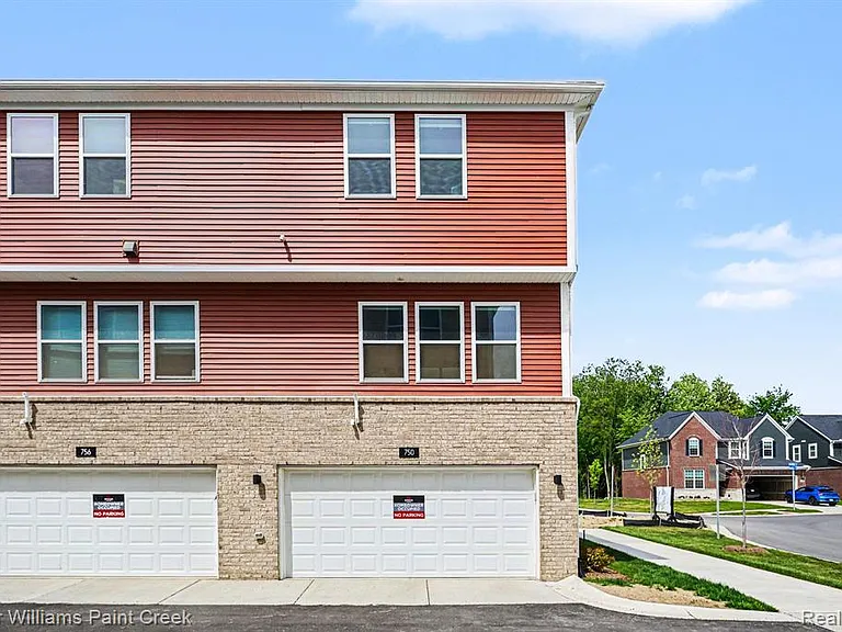 750 Huntley Ln — Photo 11