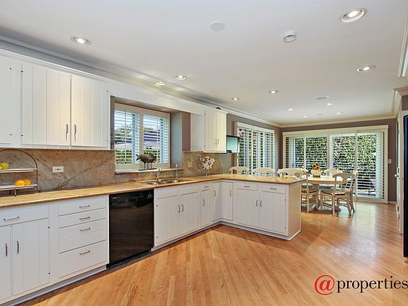 Kitchen / Breakfast Room