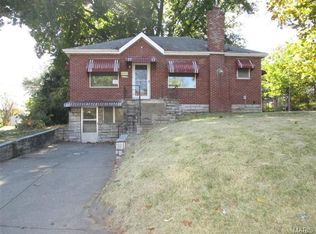 2600 Kinamore Dr, Saint Louis, MO 63136