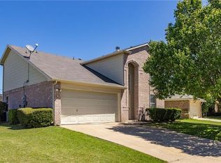 8148 Heritage Place Dr, Fort Worth, TX 76137