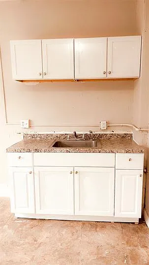 832 North Main Street — Photo 3