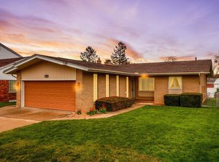 4785 Hillcrest Rd, Trenton, MI 48183