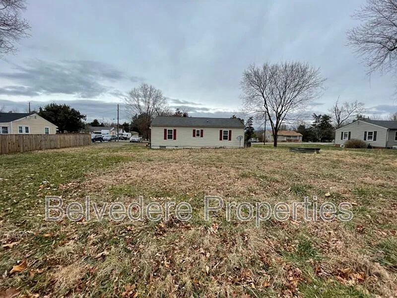 Building Photo - 804 Graylyn Dr