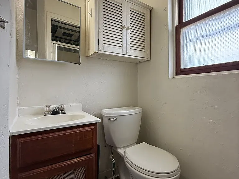3962-3964 3966 Minnehaha Ave — Photo 14