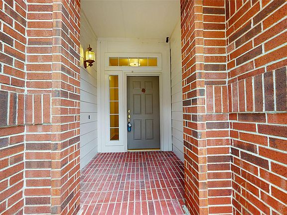 2nd image of 19 Auburn Path Dr