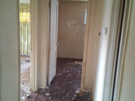 3rd image of 1516 Raven Ave