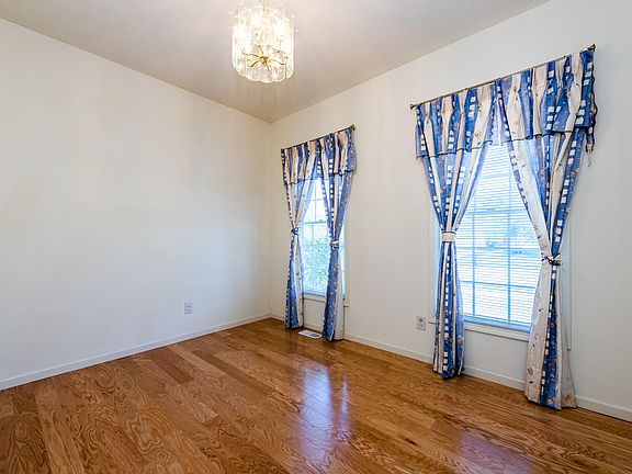 5th image of 4620 Meadowbrook Ln