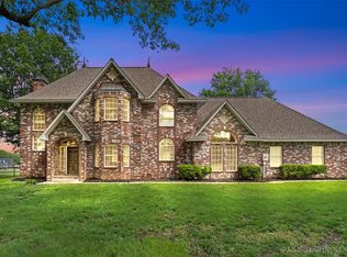 10295 E Rose Glen Dr, Claremore, OK 74019