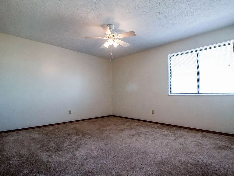 2408 Rainbow Ave — Photo 15