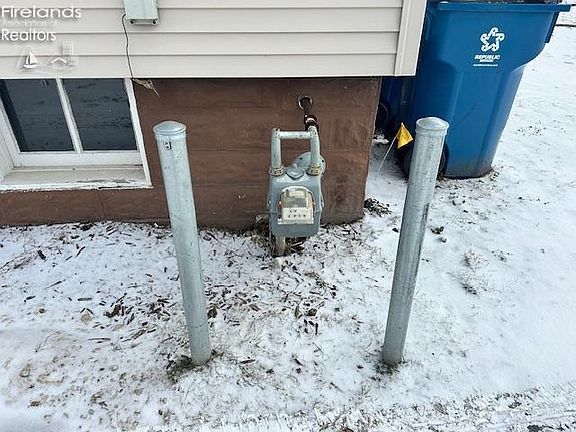 5th image of 227 W Park St