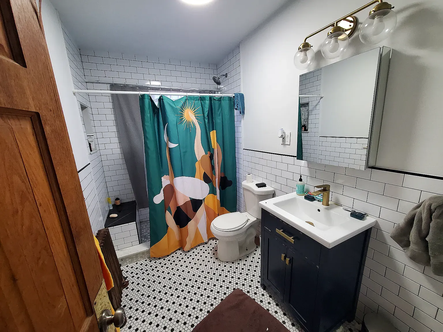 4 bed, 999 sqft, $6,000 — Photo 3