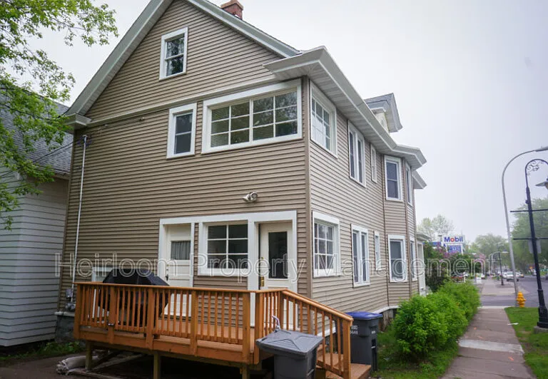 330 N 12th Ave E — Photo 19