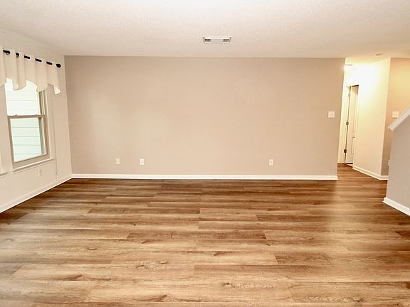 4th image of 432 IRONGATE RDG