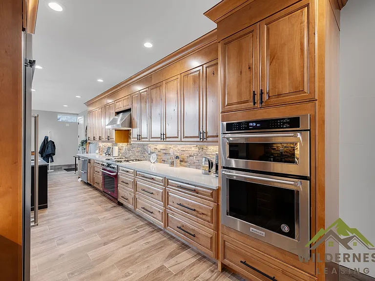 332 Lake View Dr — Photo 4