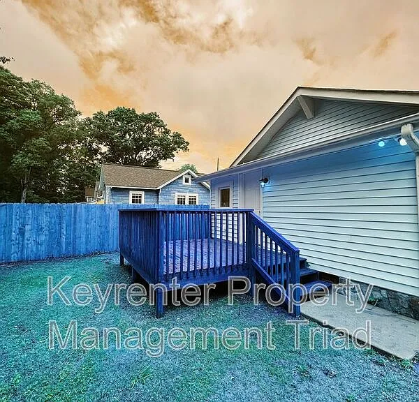 302 Charles St — Photo 15