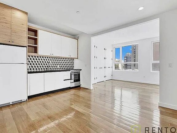 2nd image of 1875 Atlantic Ave #318
