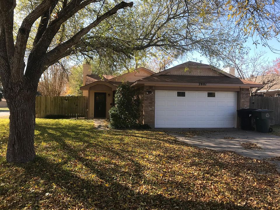 Corner lot - 2 car garage