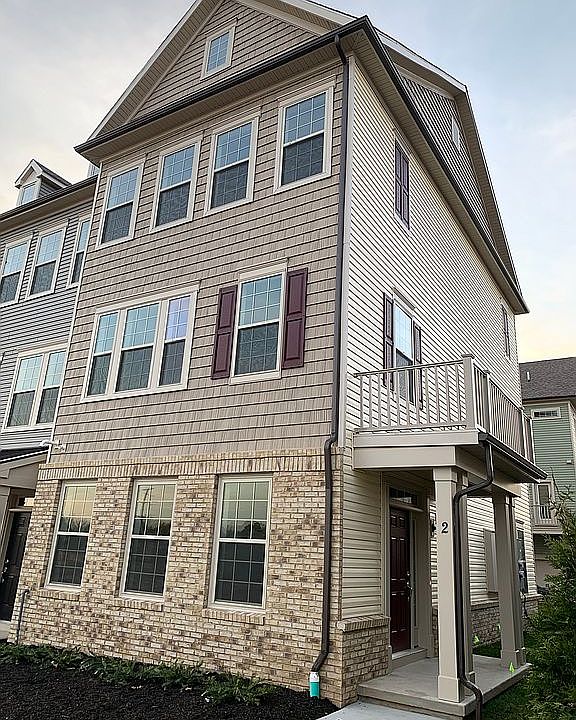 1st image of 2 Braeburn Ct #402