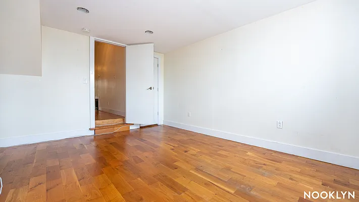 Rented by Nooklyn NYC LLC | media 27