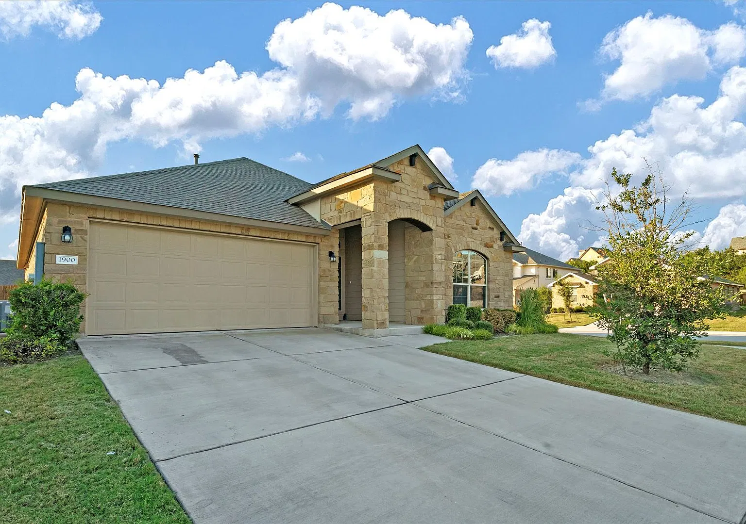 1900 Mexia Drive Round Rock, TX 78664 — Photo 2