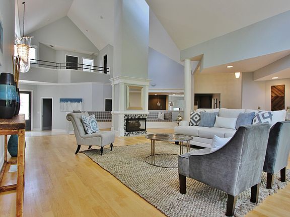 4th image of 5095 Johns Creek Ct