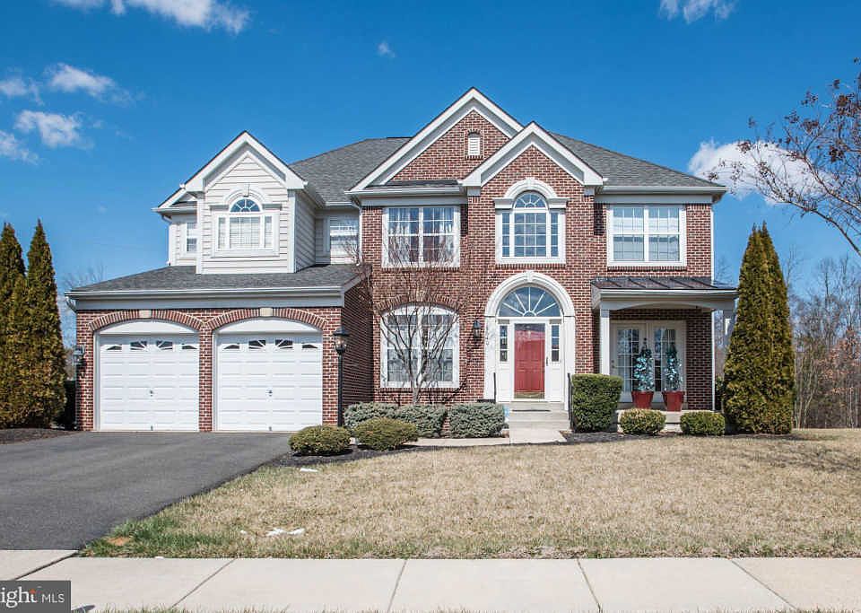 1st image of 8640 Belgrove Gardens Ln