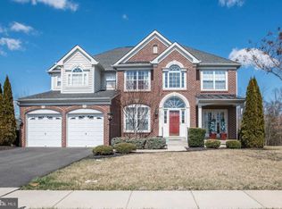 8640 Belgrove Gardens Ln, Gainesville, VA 20155
