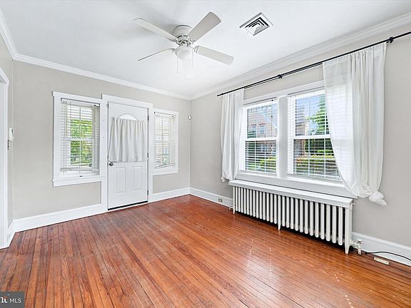 5th image of 612 Harrington St