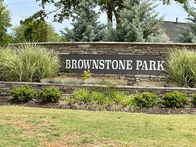 101 Brown Cir — Photo 38