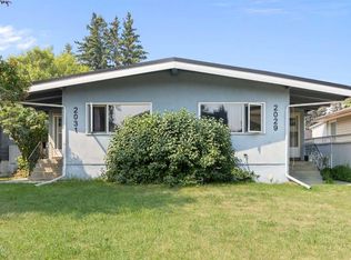 2029 & 2031 E 35th St SW, Calgary, AB T3E 2X5