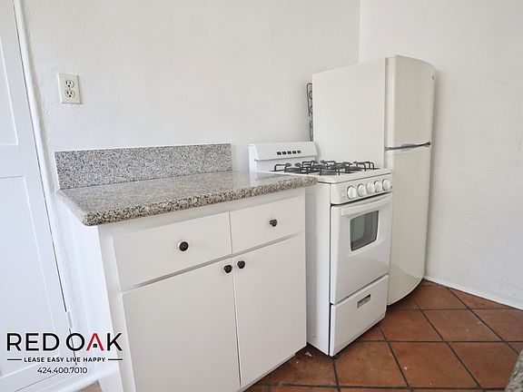 4th image of 660 S Cochran Ave APT 105