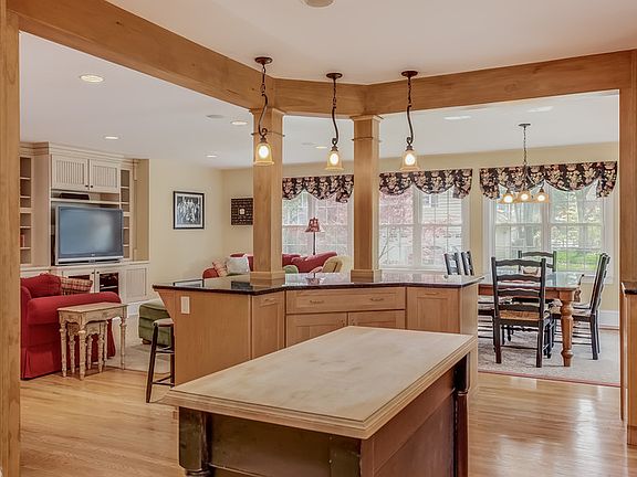 24 N Hinchman Ave Haddonfield NJ
						:
						Kitchen view into breakfast area and family room