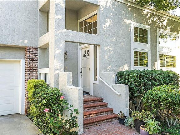 3rd image of 24636 Brighton Dr Unit A