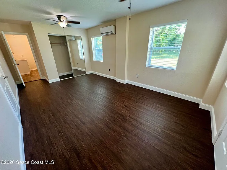 175 NW Valencia Rd — Photo 13