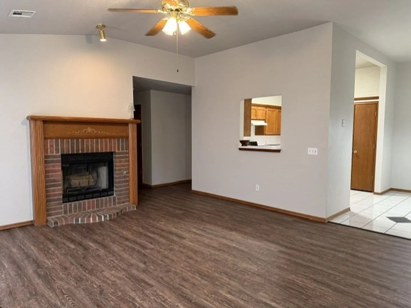Newly remodeled 2 bedroom duplex — Photo 3