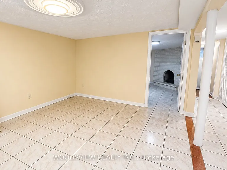 58 Lightwood Dr #LOWER — Photo 5