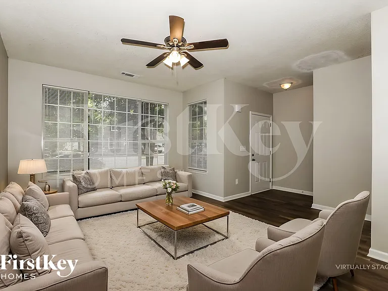 2411 Brianna Dr — Photo 4