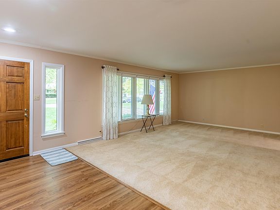 3rd image of 108 Countryside Dr