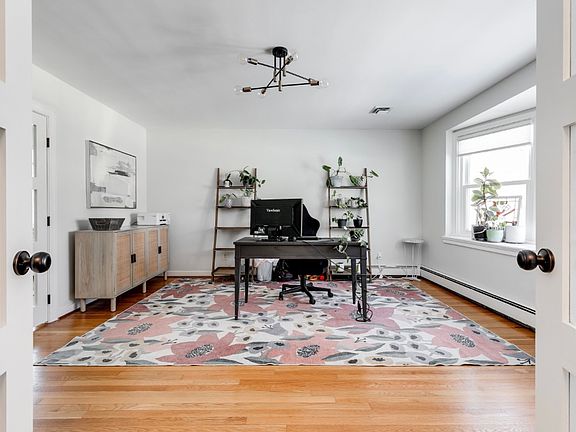 3rd image of 4417 Augusta Ave