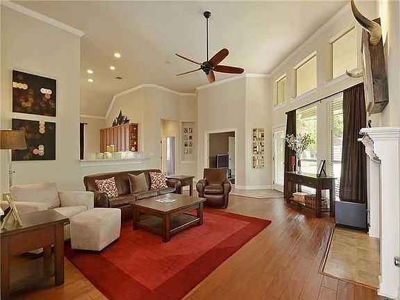 2nd image of 1827 Bluffwood Pl