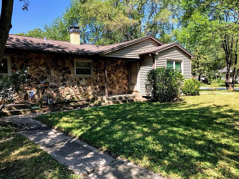 286 E Norman Ln — Photo 13
