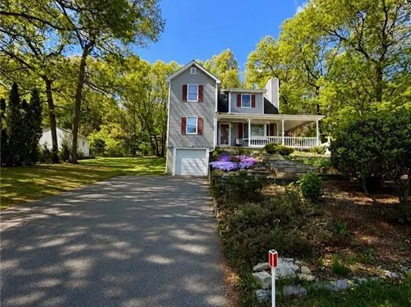21 Primrose Ln, Johnston, RI 02919