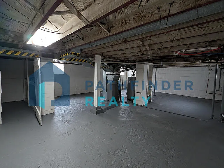 312 Ashwood Ave — Photo 4