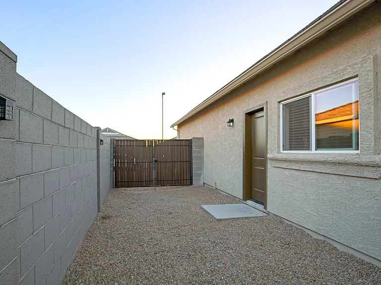 24380 W Jones Ave — Photo 2