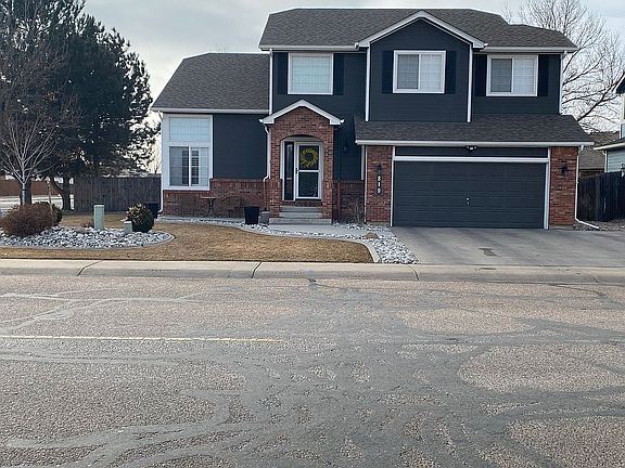 3rd image of 810 Pine Dr