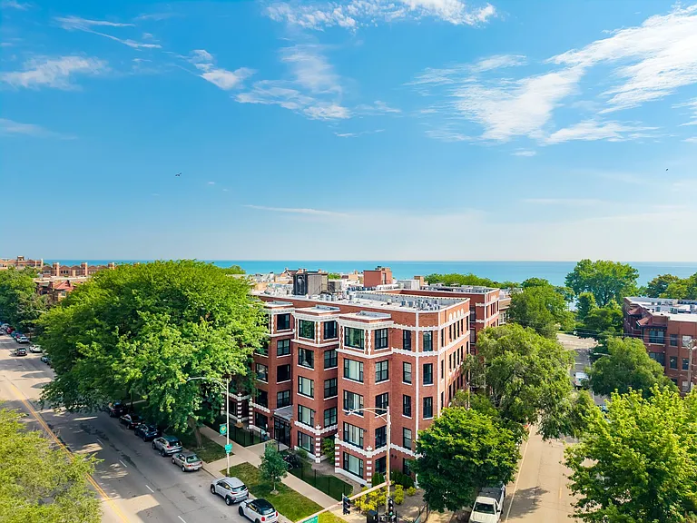 The Lakeside Terrace — Photo 2