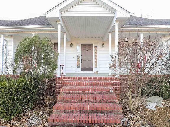 4th image of 150 Cypress Ln